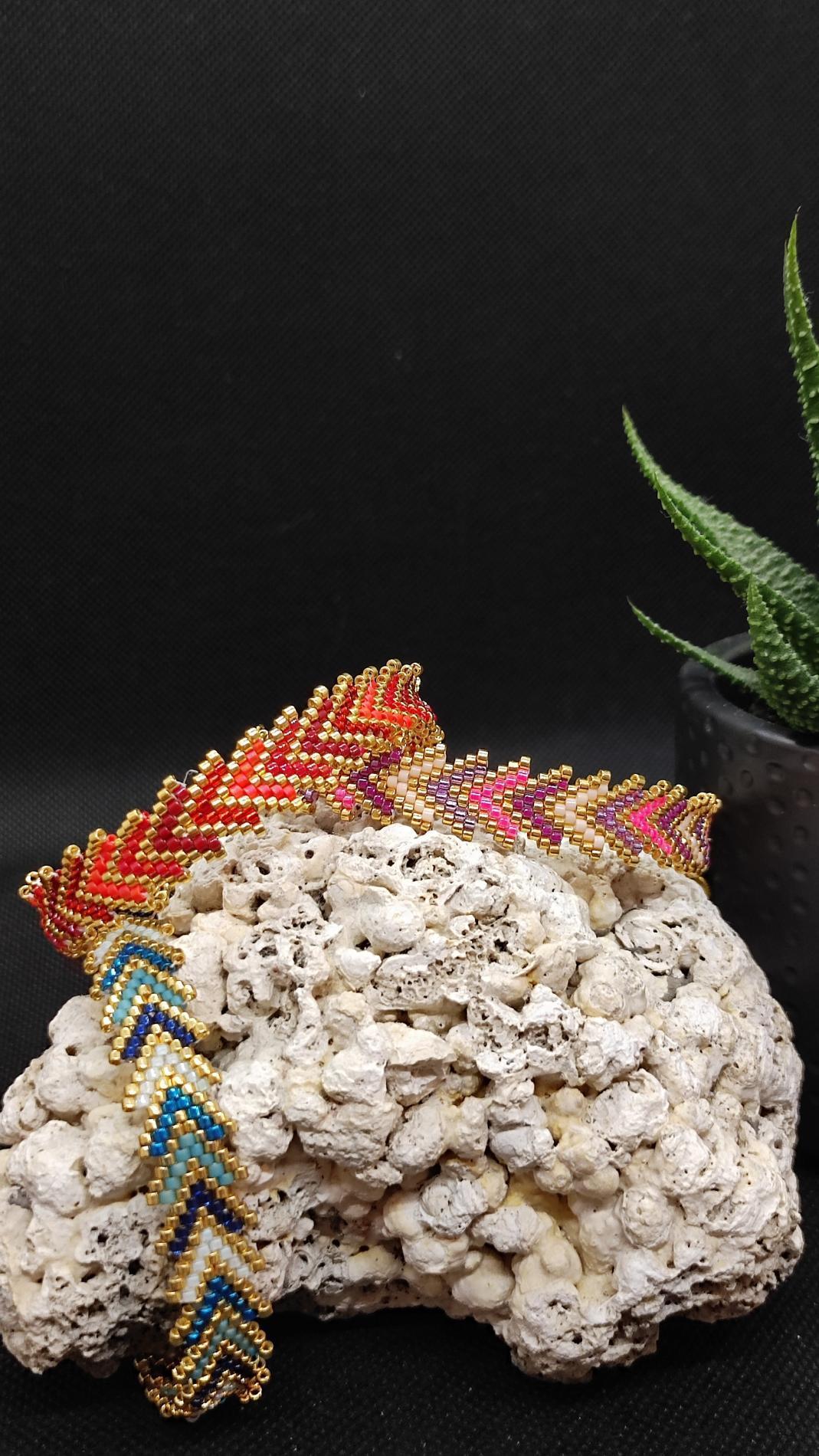 Bracelet flèche finition dorée