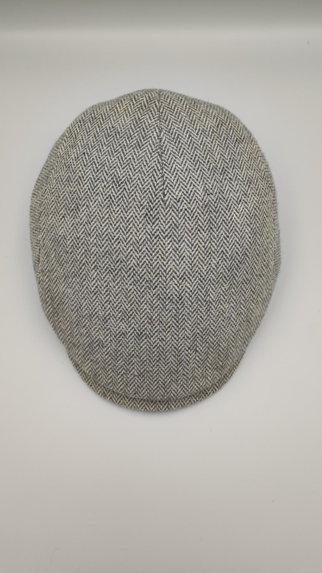 Casquette plate chevrons gris