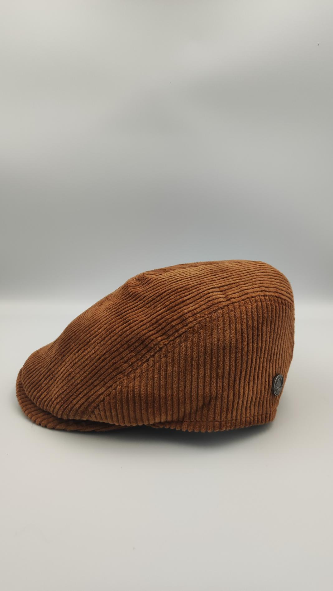 Casquette plate en velours côtelé camel