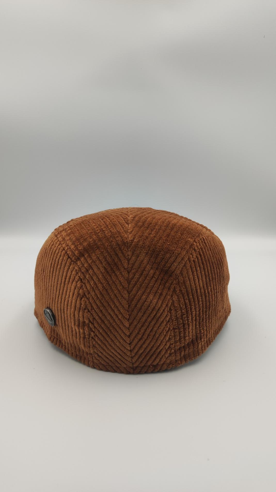 Casquette plate en velours côtelé camel