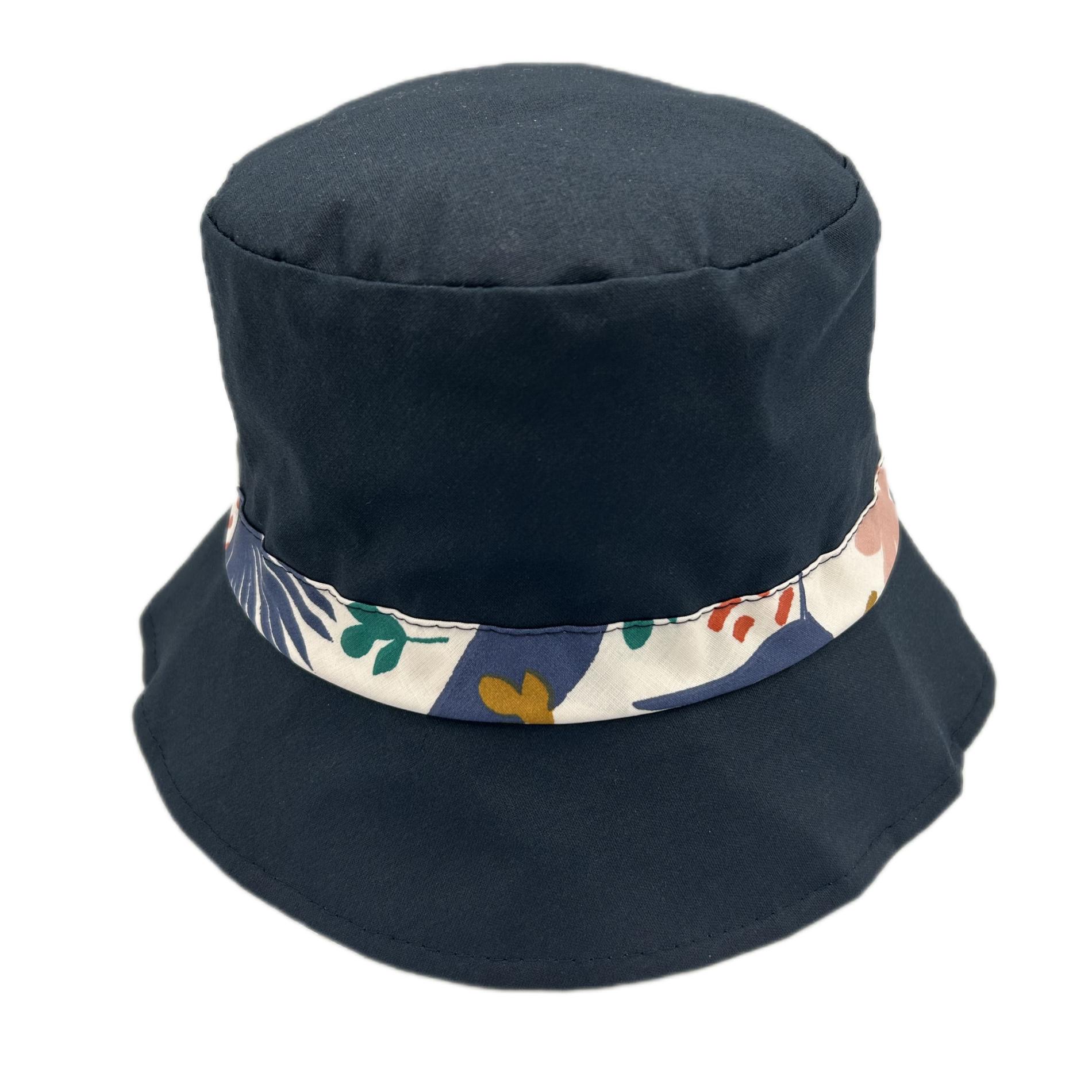 Chapeau de pluie marine fleuri
