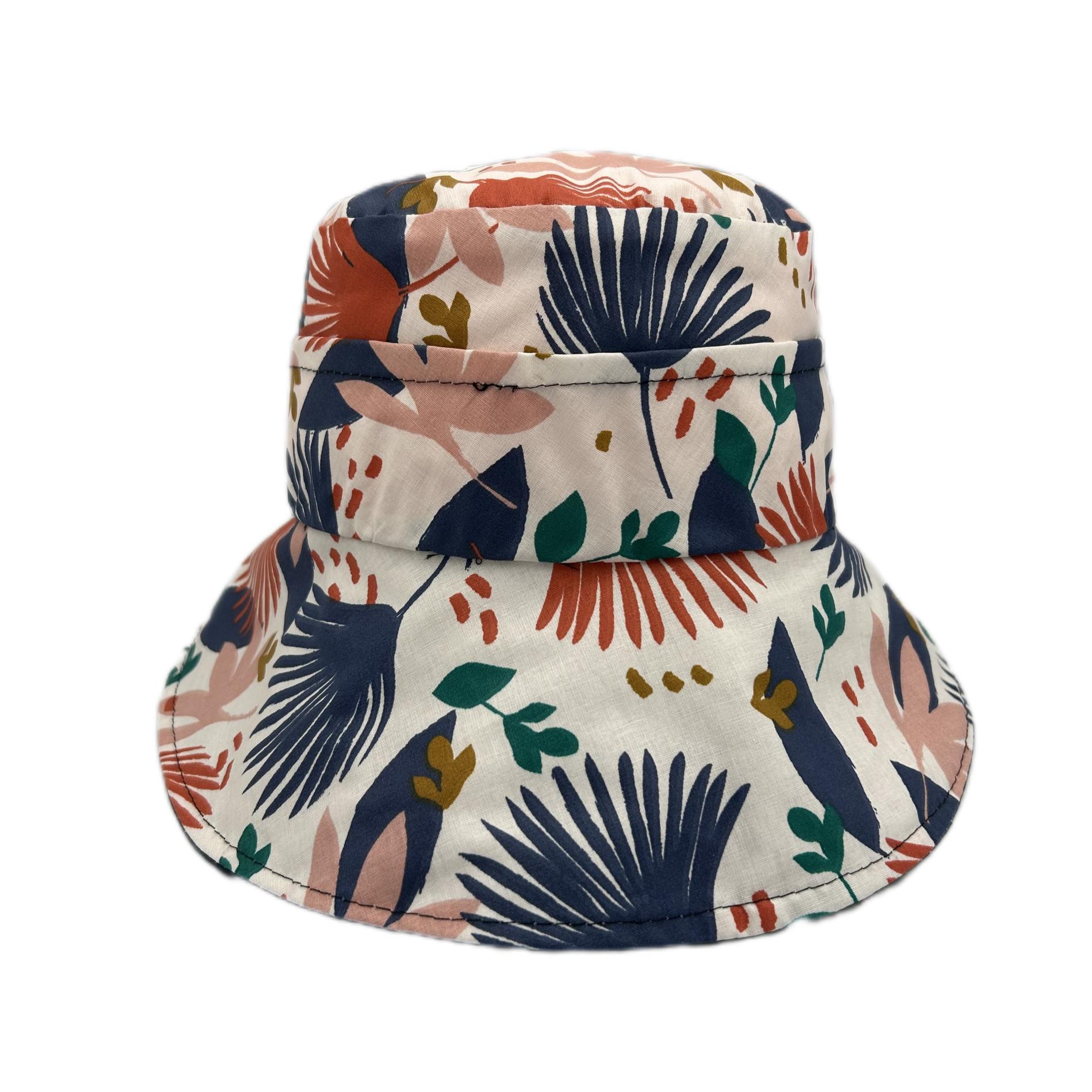 Chapeau de pluie fleuri