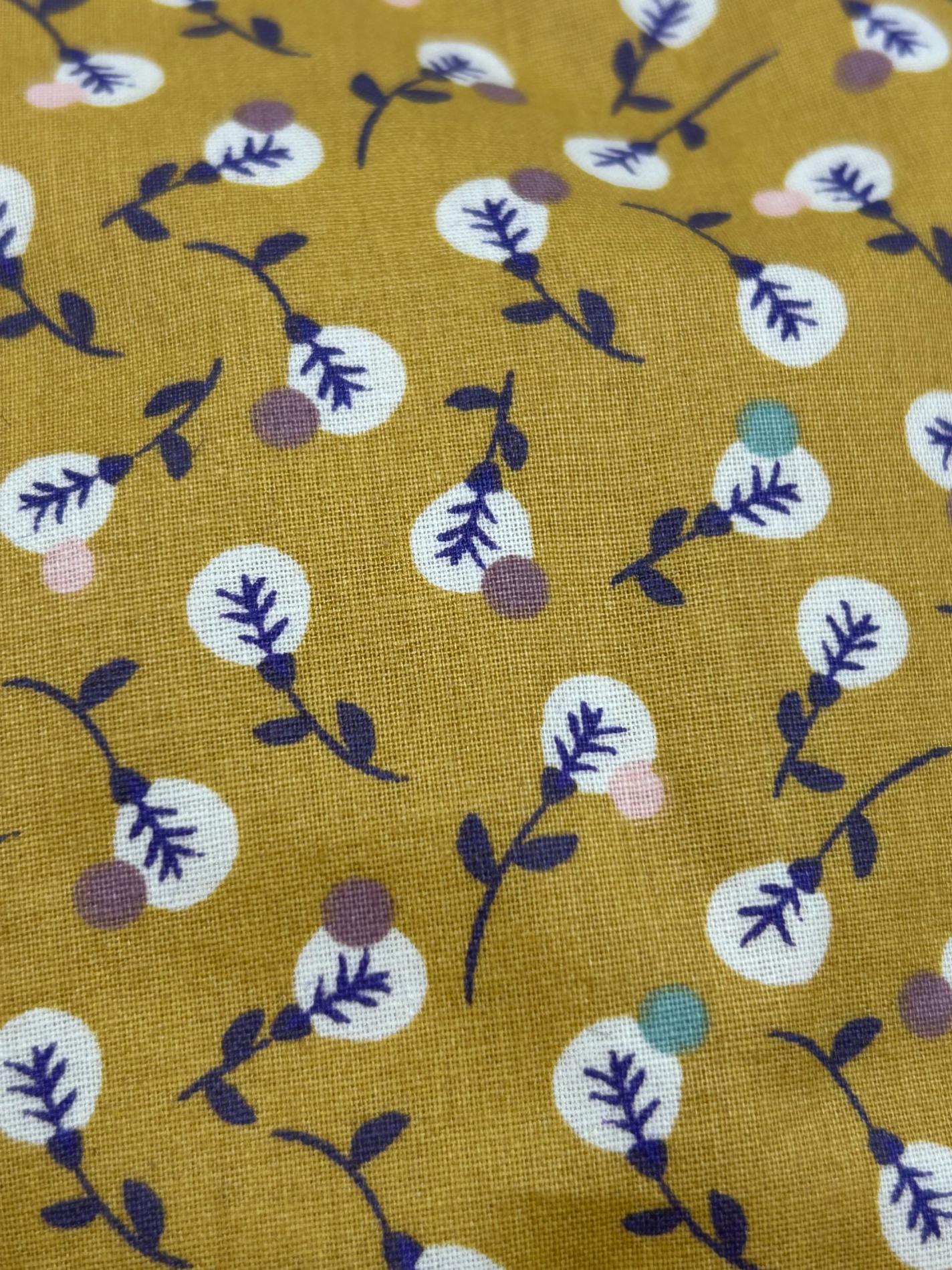 Chapeau de pluie moutarde