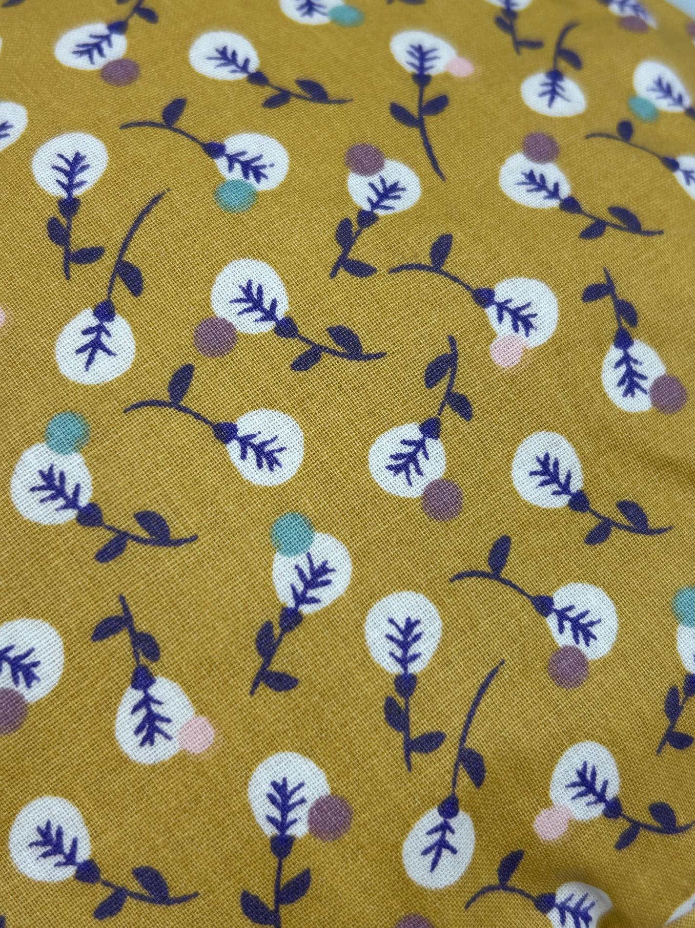 Chapeau de pluie moutarde