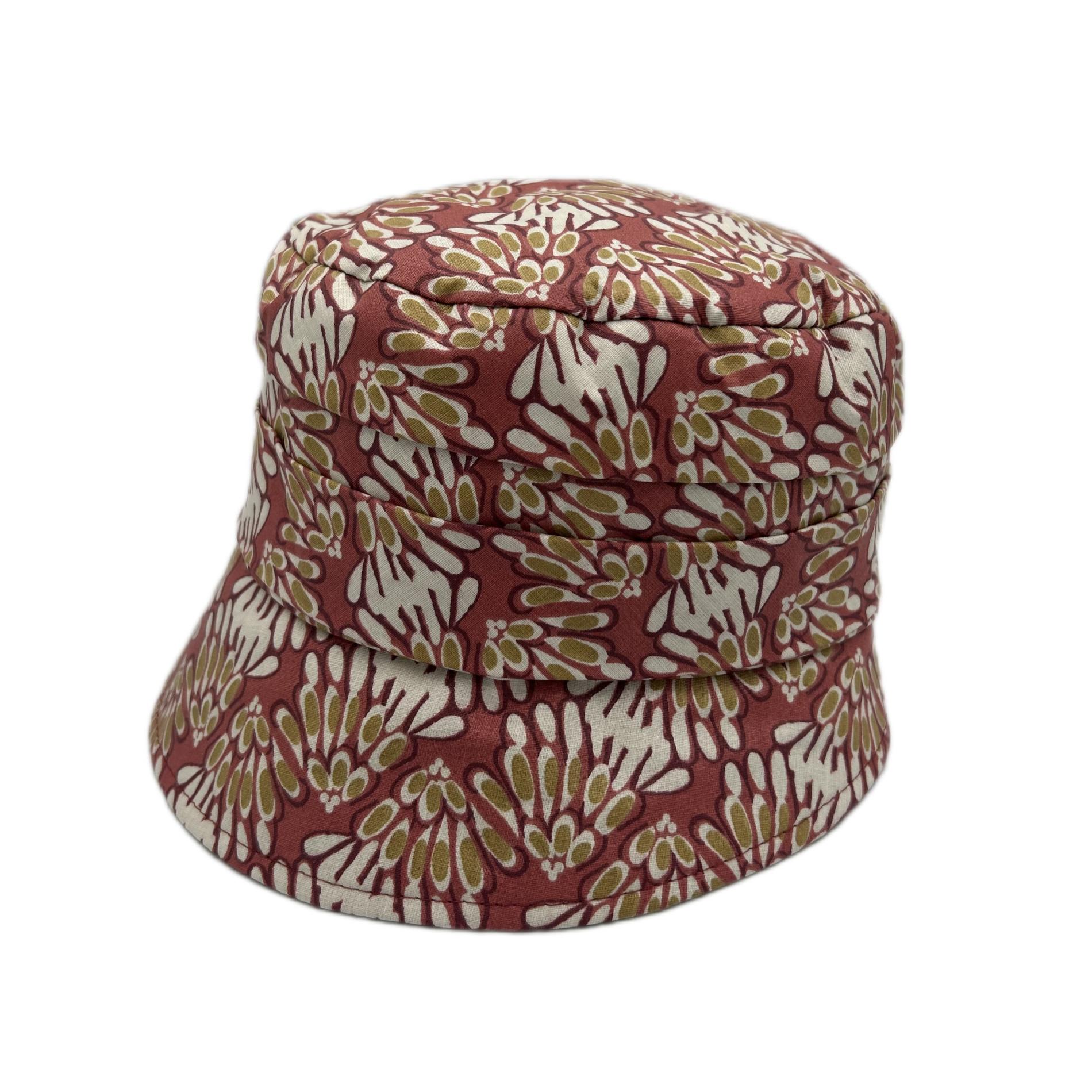 Chapeau de pluie bordeaux