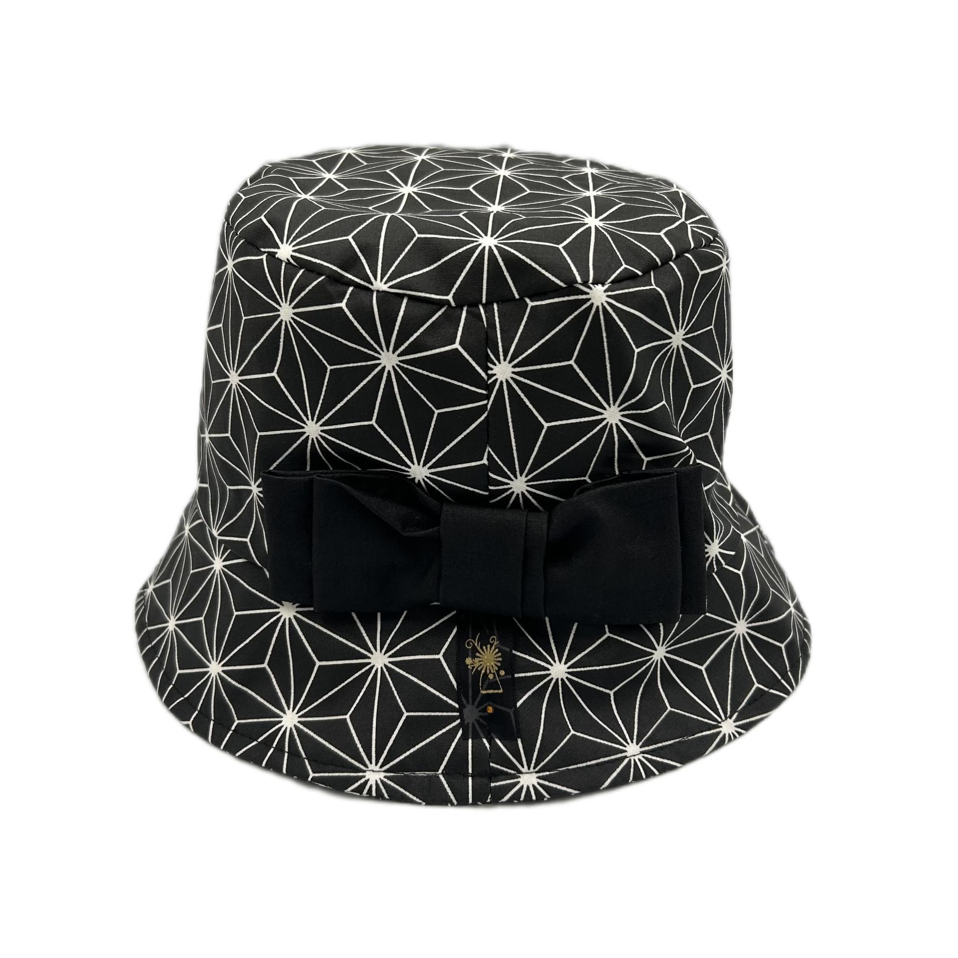 Chapeau de pluie noir