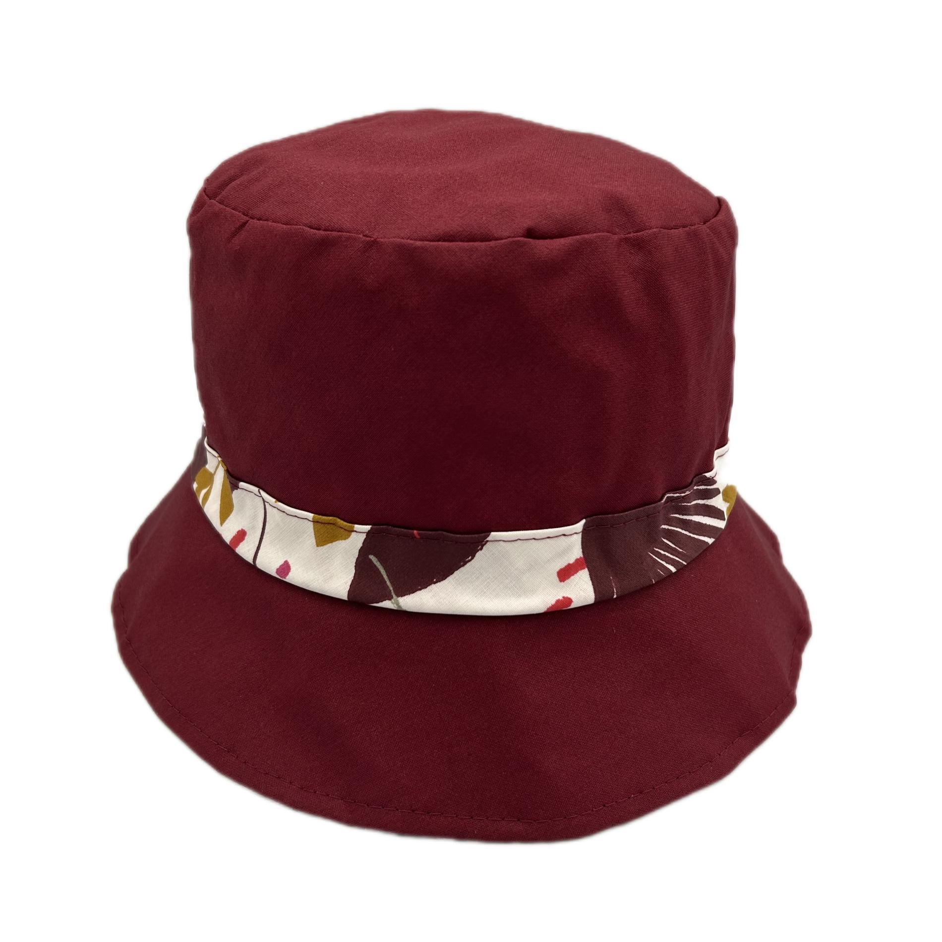 Chapeau de pluie bordeaux fleuri
