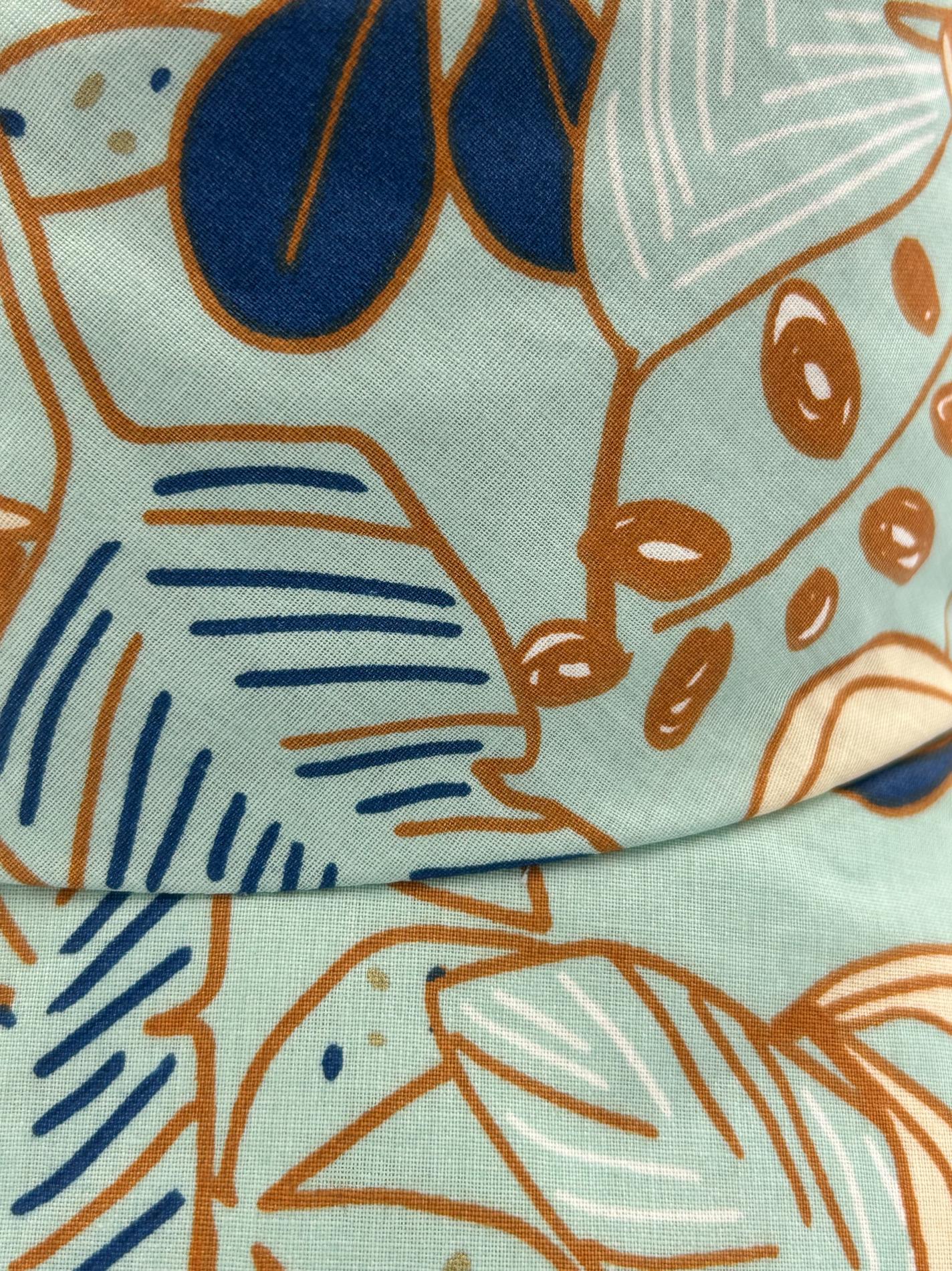 Chapeau de pluie bleu ciel