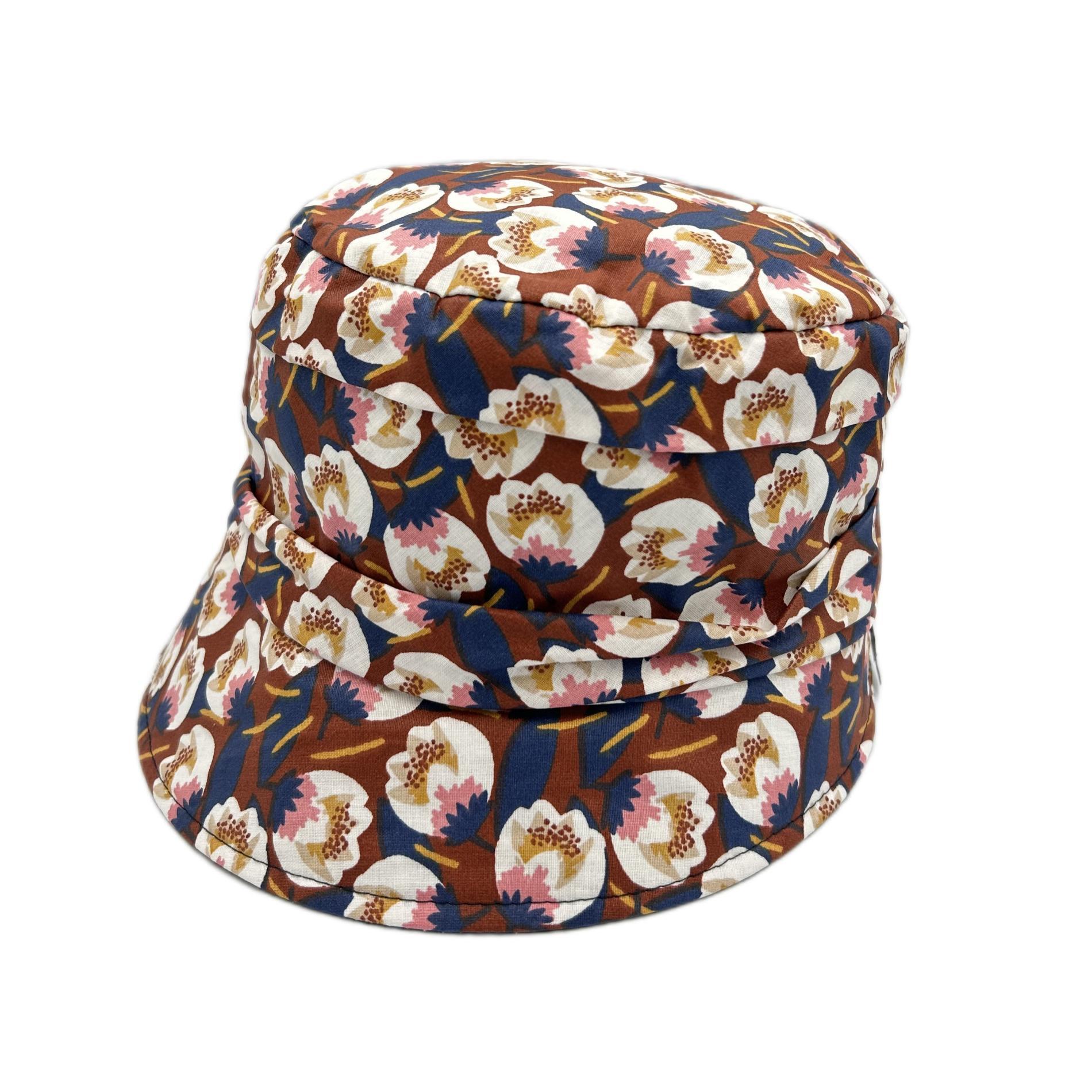 Chapeau de pluie marron fleuri