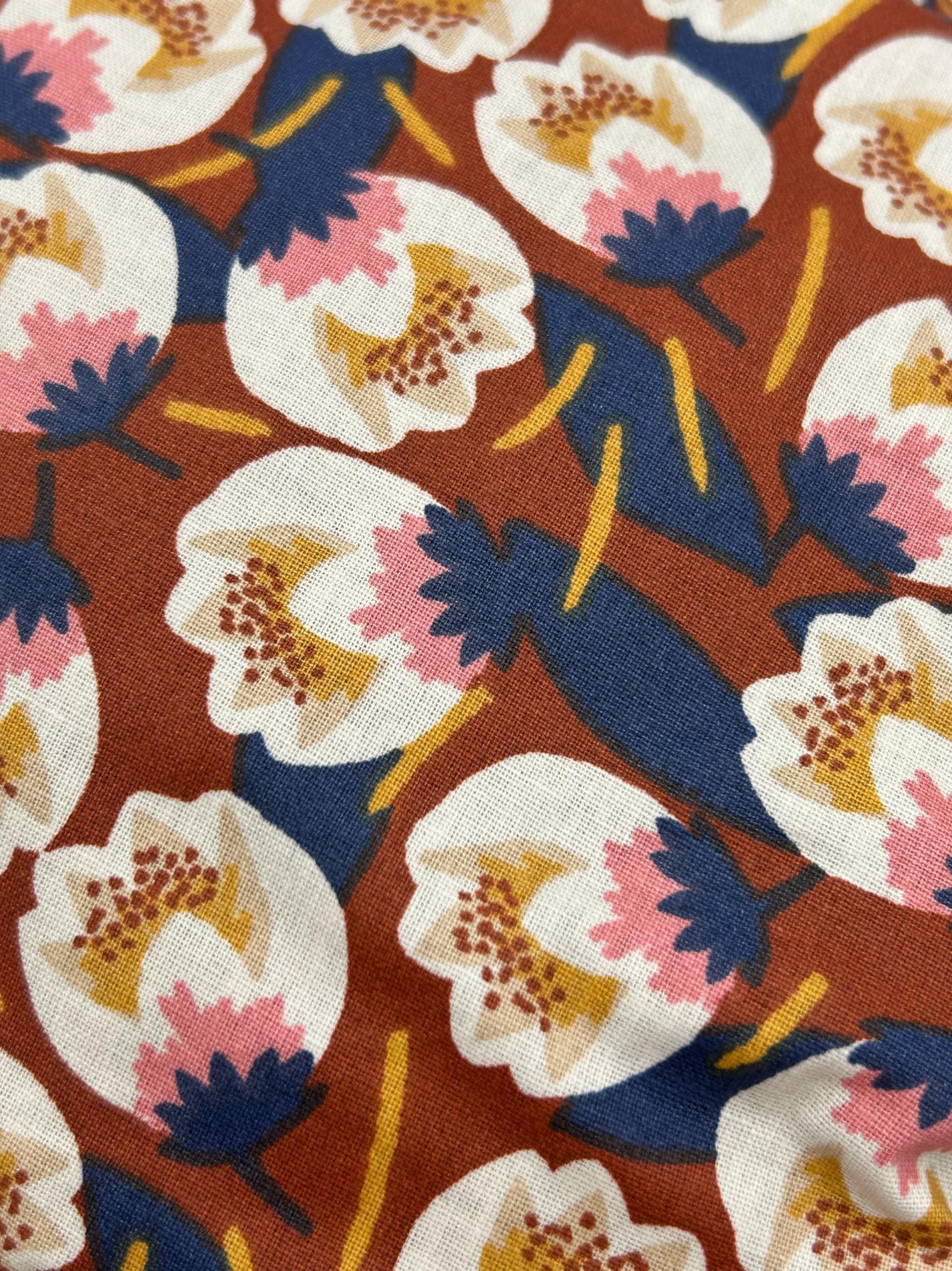 Chapeau de pluie marron fleuri