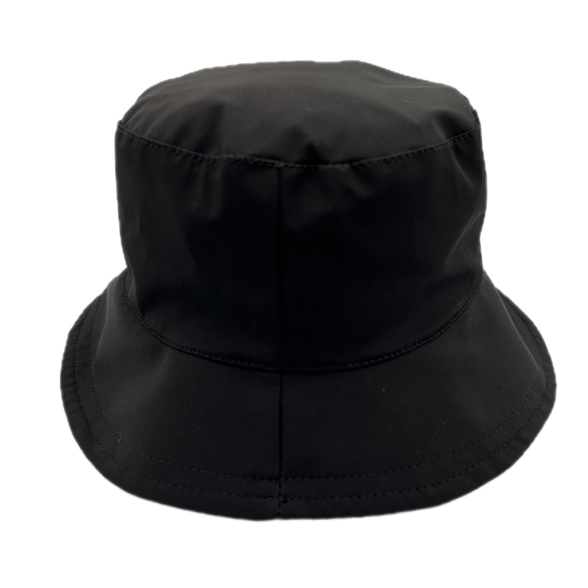 Chapeau de pluie noir