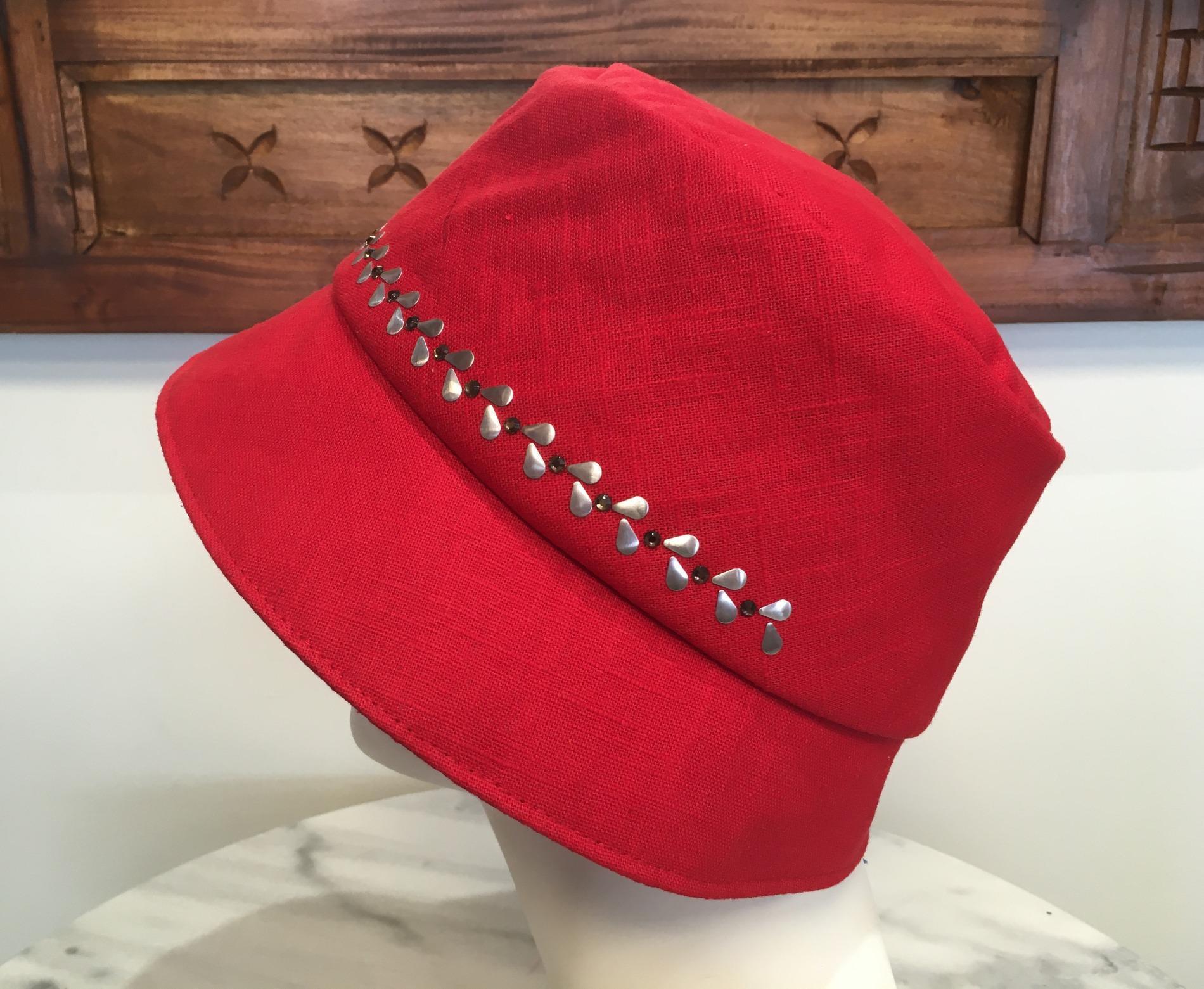 Chapeau cloche lin rouge