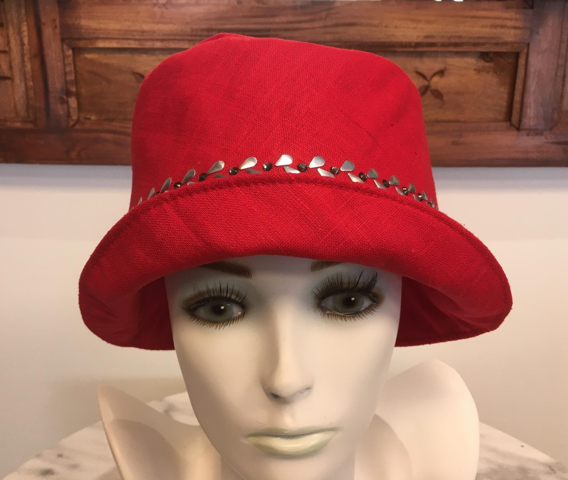 Chapeau cloche lin rouge