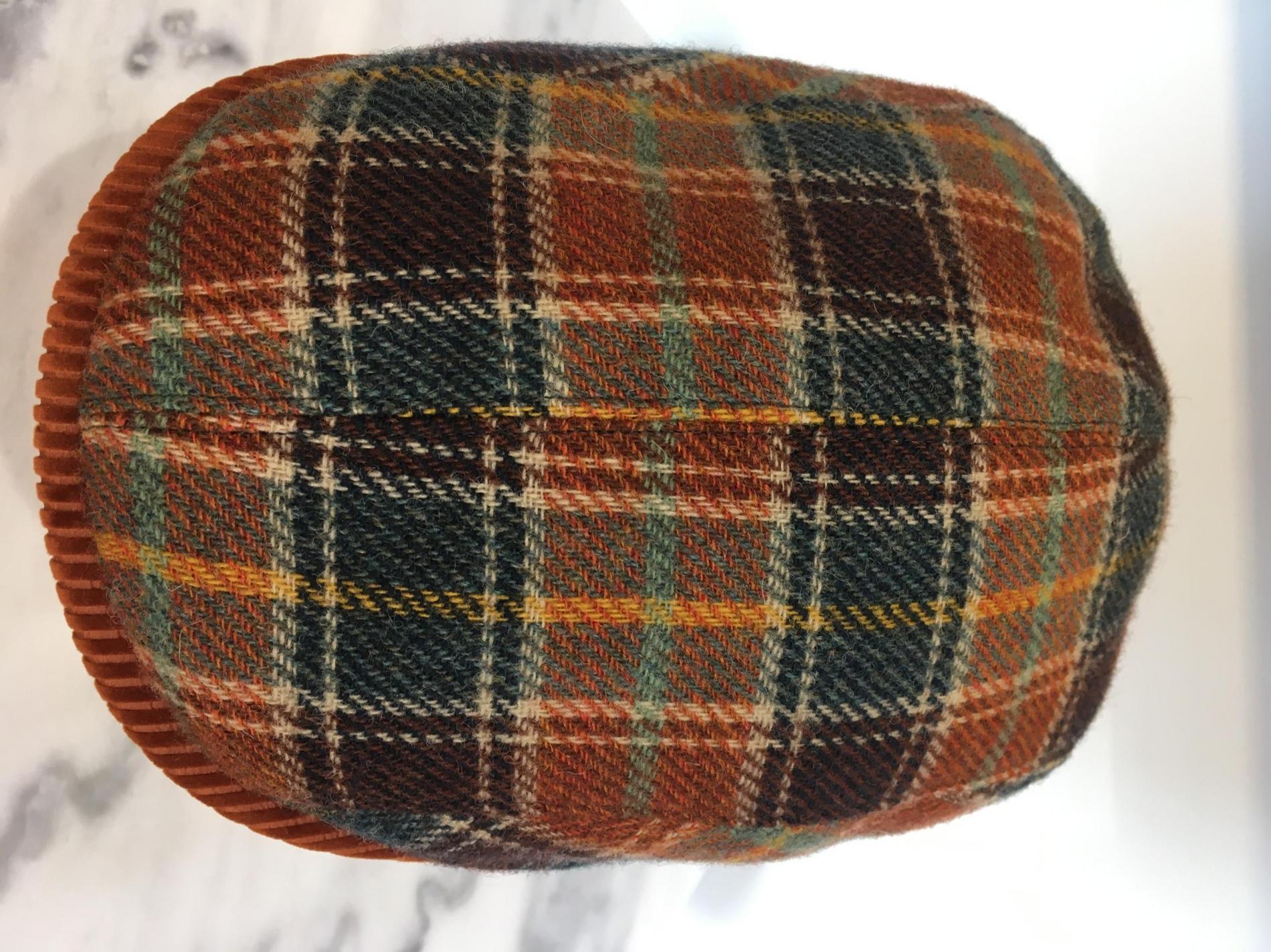 Casquette à carreaux en laine